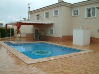 5 bed 3 bath villa built on a 800m plot