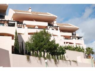 Apartment - Modern spacious 2 bedroom 2..