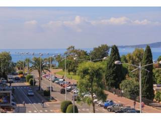 Cagnes sur Mer. Spacious 1 bed..