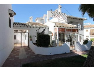 2 Bedroom 1 Bathroom Townhouse In..