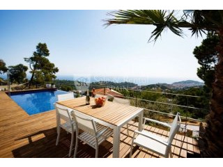 Fantastic And Brand New Modern House..