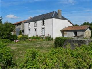 2 Bedroom House only 15 Minutes From..