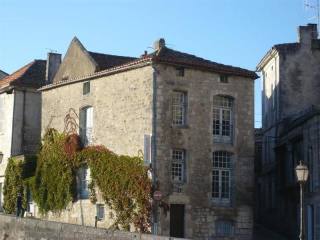 4 bedroom Town House For Sale: 16000..