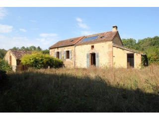 House with Outbuildings on 10 Hectares