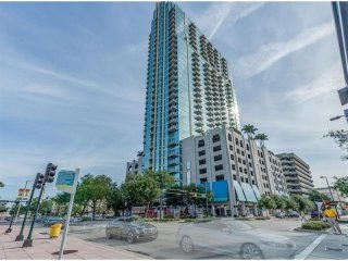 1 bedroom Property For Sale: 777 NORTH..