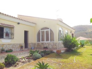 3 bedroom, 2 bathroom Villa, (build 126..
