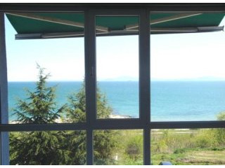 Apartment on the sea shore with great..