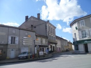 EC0770al Impressive Town House with..