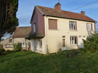 Maison 5p.pples Avec Terrain D'env. 1ha..