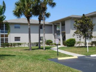 1 Lake Vista Trl #205, Fort Pierce, FL..
