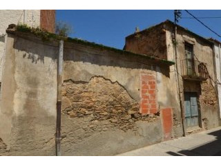 LLANcA: House to be renovated in the..