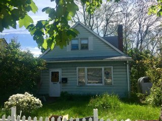3 bedroom House For Sale: 528 Valley..