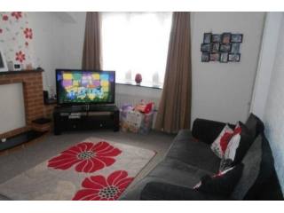 2 Bed House To Let