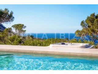 Wonderful villa with sea access on the..