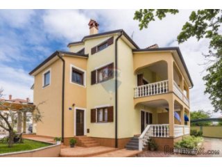 Istra, Umag apartmanska kuća sa bazenom