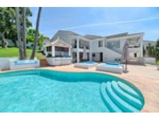 5 Bedrooms - Villa - Malaga - For Sale