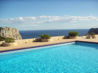 Beautiful semi detached house with sea..