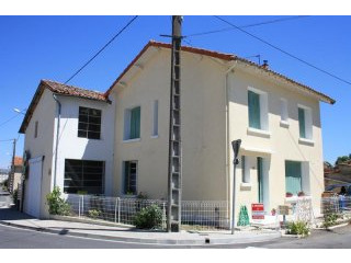 3 Bedroom Village House With Huge..