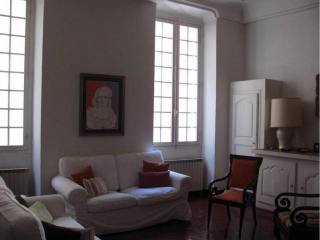 Quality two bed in Vieux Nice