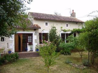 Detached Stone Property With Guest..
