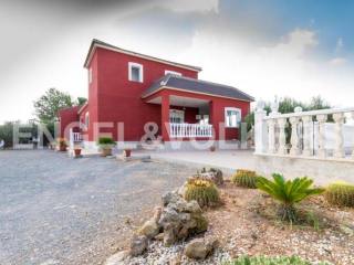 A fantastic villa close to nature park..