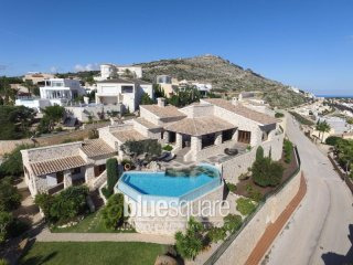 Fantastic modern villa with the best..