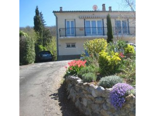 Villa With Garage And Garden