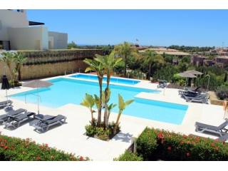 Great 1st Floor Apartment Overlooking..