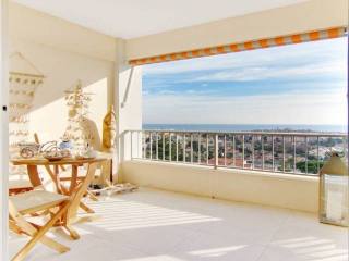 3 rooms in a quiet panoramic sea view