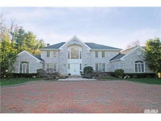 14 Evans Dr Brookville, NY 11545