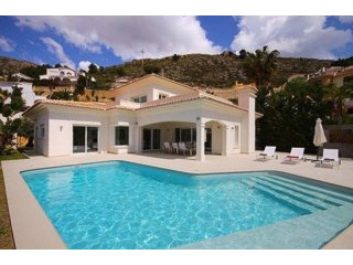 4 Bedrooms - Villa - Alicante - For Sale