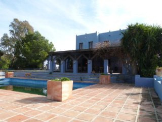 6 bedroom, 4 bathroom Finca/Country..