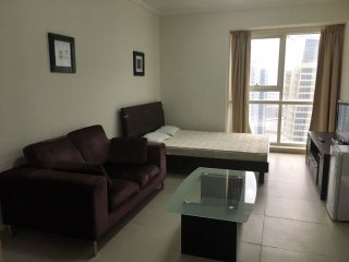 Overlooking the Lake, Studio in JLT on..