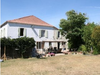 Large Townhouse Comprising 7 Bedrooms 5..