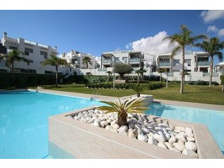 * 2 Bed Ground Floor Apartment with..
