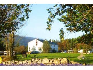 Hotel ecuestre, casa con cuadras, Boal..