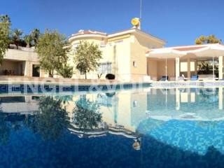 Renovated villa overlooking the lagoon
