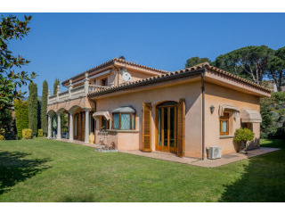 Excellent detached house with..
