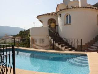 5 Bedrooms - Villa - Alicante - For Sale
