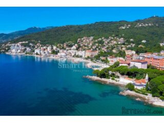 OPATIJA – CENTAR, POSLOVNI PROSTOR S IZLOGOM