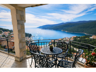 Rabac penthouse s pogledom na more - luksuzan stan 119 m² -