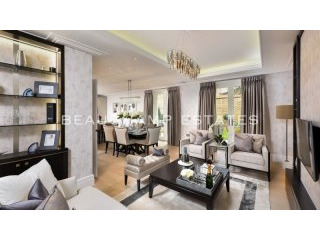 No.52 Wellington Row, Wimbledon Hill..