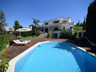 6 Bedroom Frontline Golf Villa In Los..