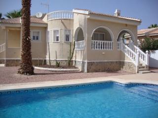 2 Bedrooms - Villa - Alicante - For Sale