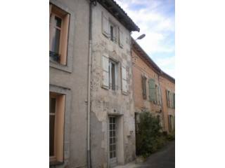 Small Townhouse In Need Of Some Minor..