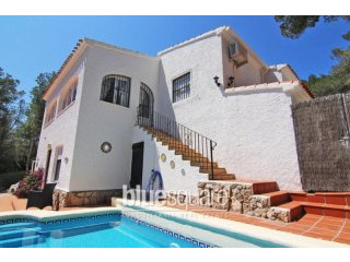 Lovingly refurbished property in quiet..