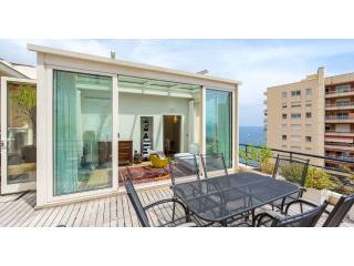 Recently refurbished 2 bed Penthouse..