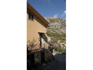 Fantastic townhouse in a tourist..