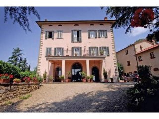 14 bedroom House For Sale: Arezzo..