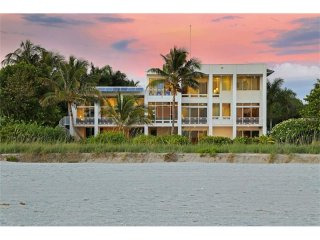 4 bedroom House For Sale: 7940..